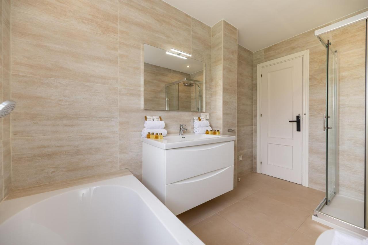 Sirio: Golf-front Retreat With Private Heated Pool