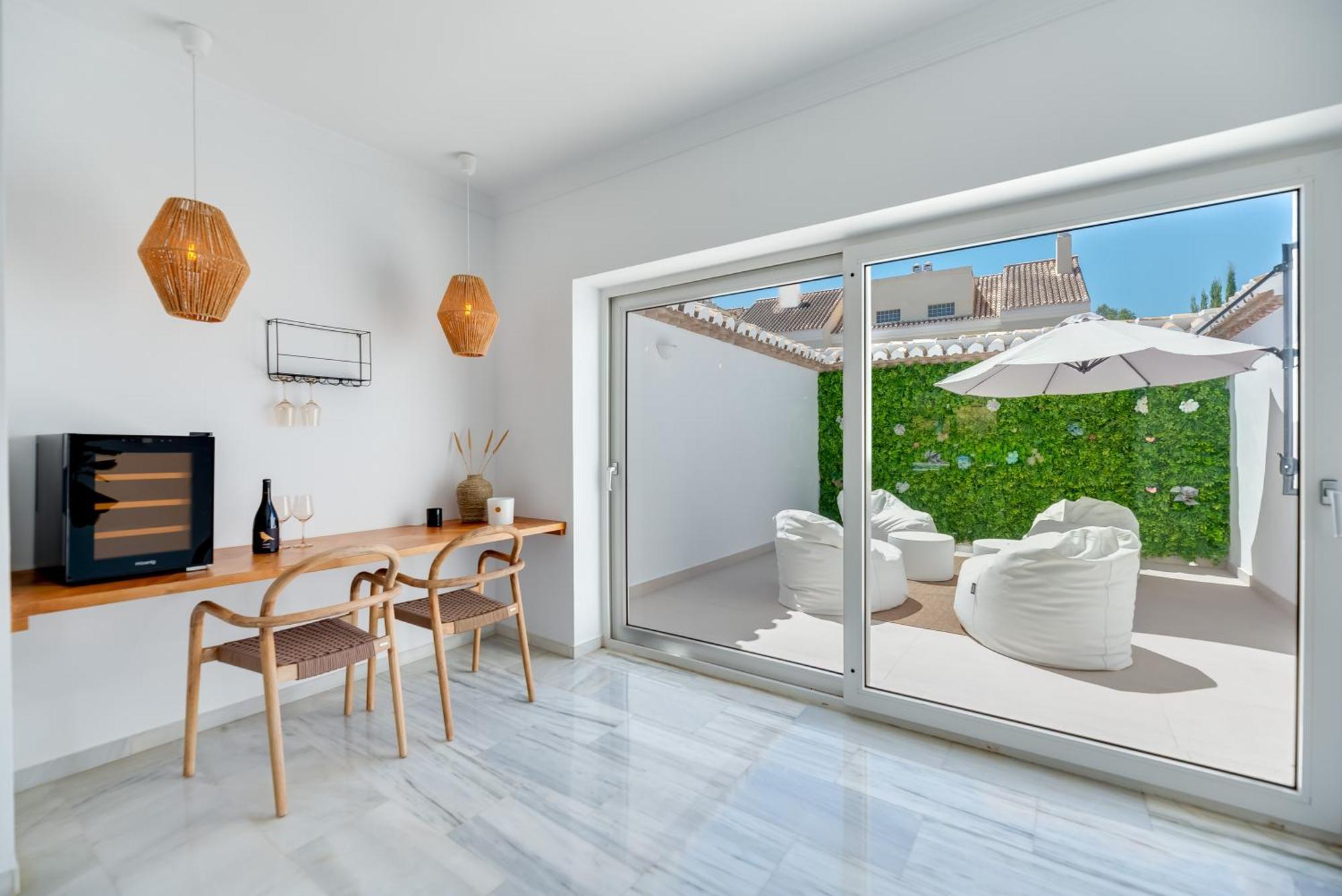 Sirio: Golf-front Retreat With Private Heated Pool Pousada *